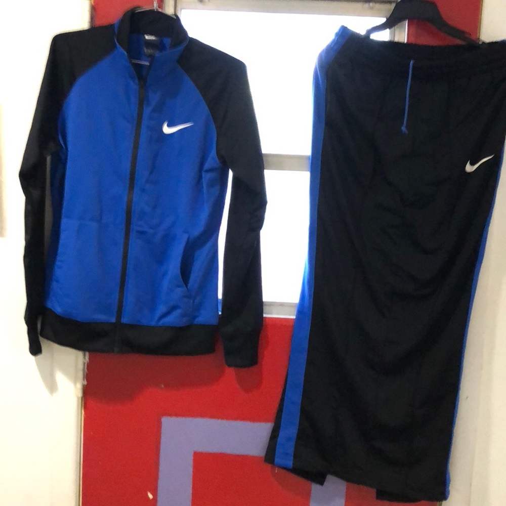 A set of skirt and  a jacket